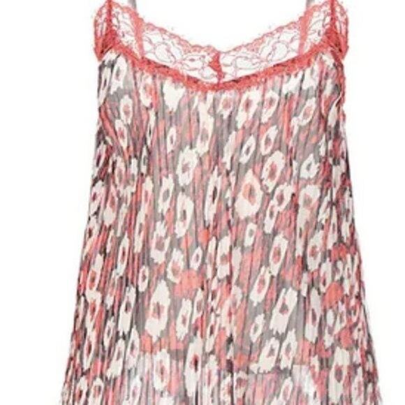 Floral Lace Trim Blouse - Red and Black - Picture 4 of 10